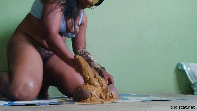 Monster poop, smearing and sucking Eric - PrettyEbonies (2025 | FullHD)