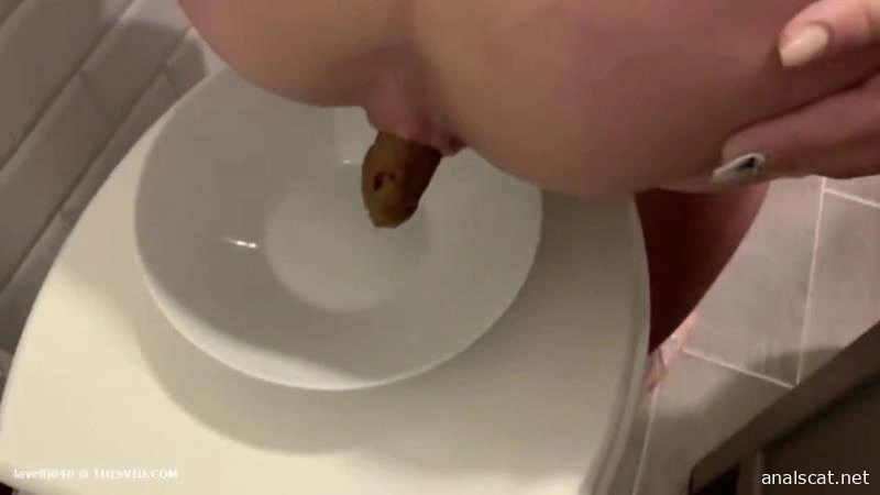 Public IKEA Poop - Devil-Sophie (2026 | FullHD)