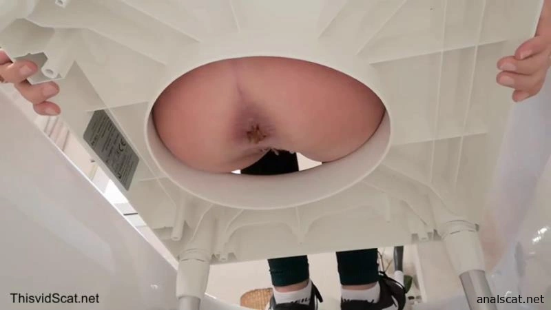 Shitting in the Bathtub Through Chair. P1 (2026 | HD)