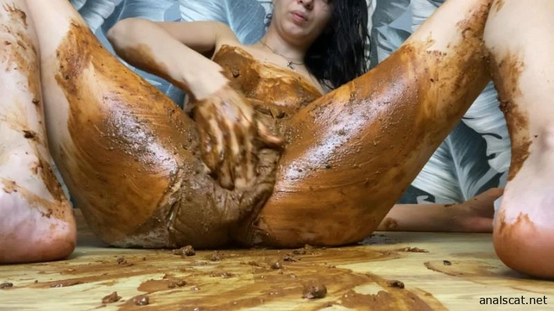diarrhea with watermelon seeds in diapers and smearing the body with diapers - PooGirl (2026 | FullHD)