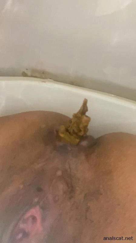 IN PAJAMAS AND SHITTING IN CLOSEUP - ANOOK84 (2026 | SD)