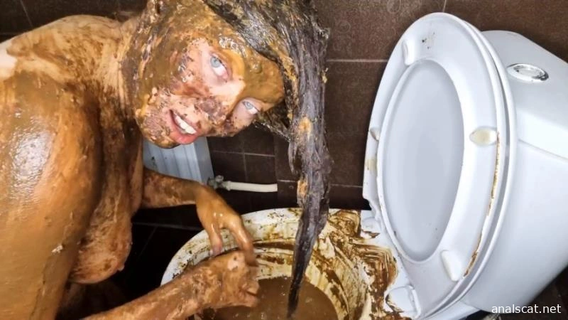DINNER IN AN ABANDONED RESTAURANT OR SHIT 5 WITH 17 PILES OF SHI - Scatlina (2026 | FullHD)